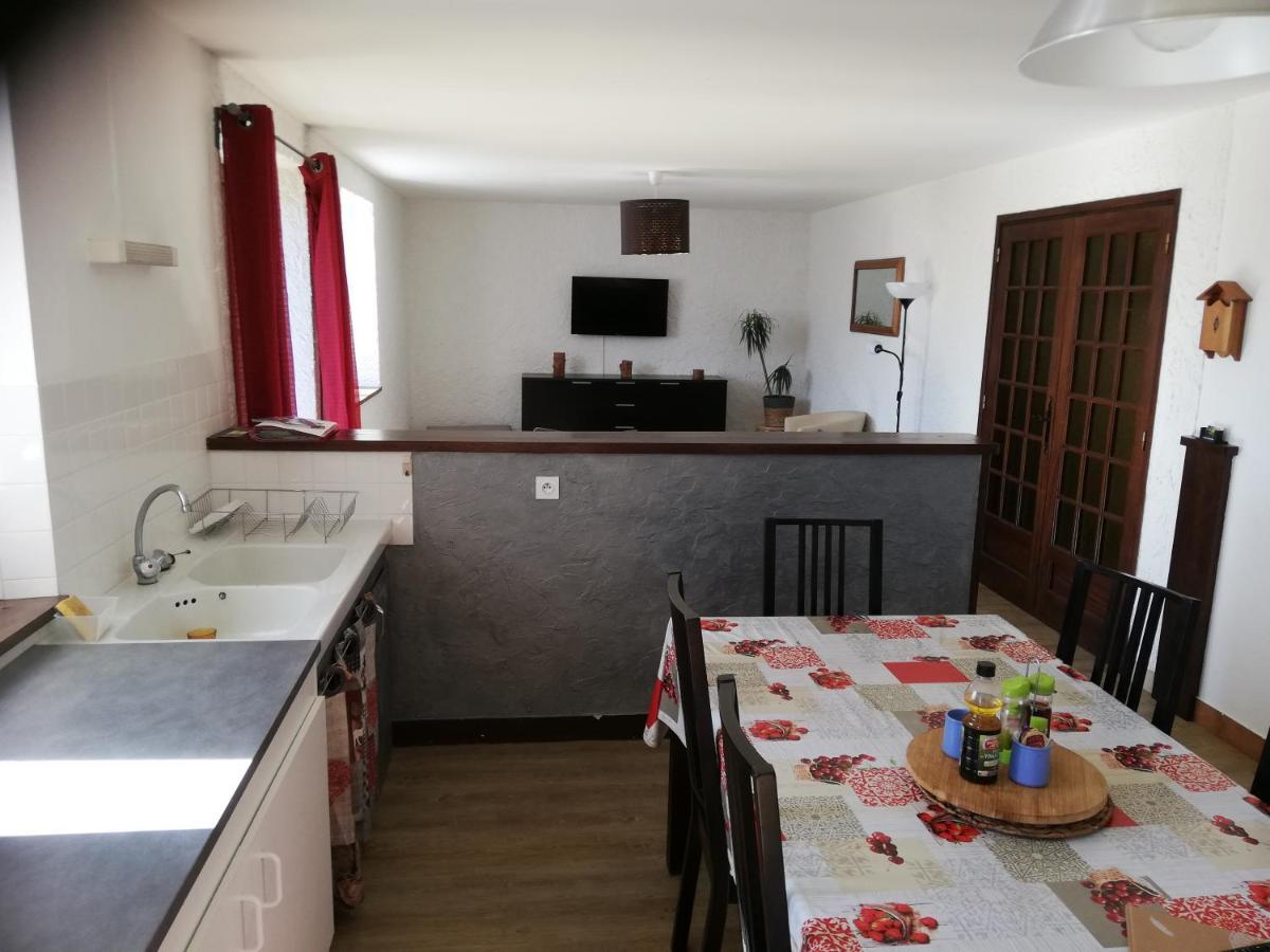 Gite Les Chaumeix Prondines Екстериор снимка