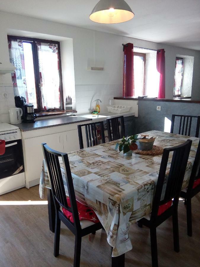 Gite Les Chaumeix Prondines Екстериор снимка